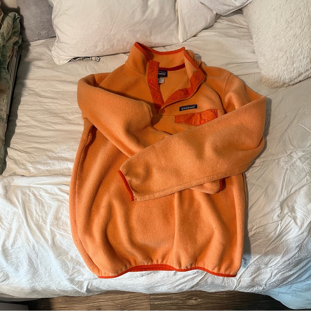 Patagonia synchilla pull over. Size small